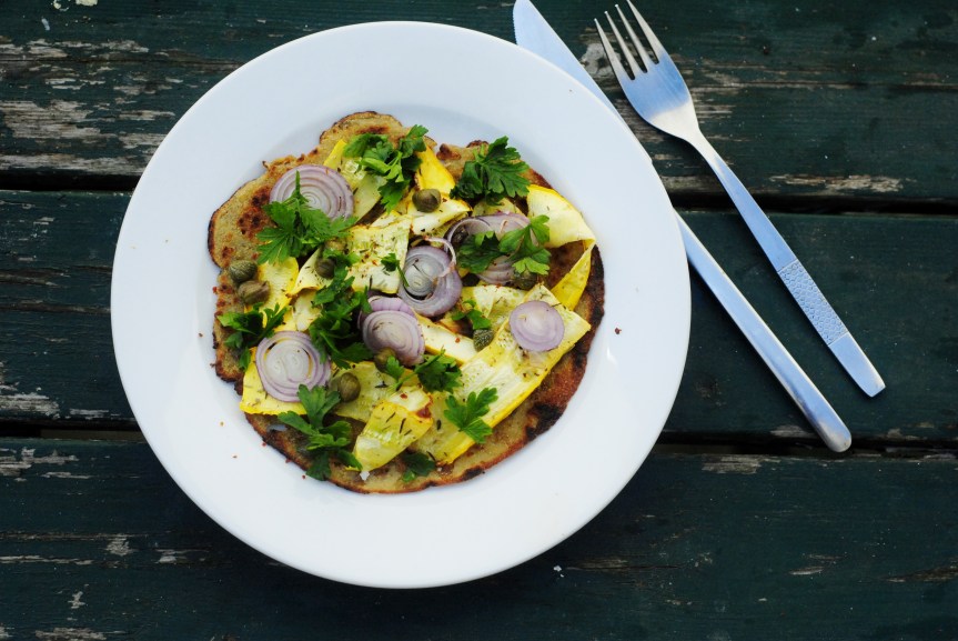 Socca van Quinoameel met Gegrilde Courgettes en Jonge Ui (Glutenvrij &&nbsp;Vegan)